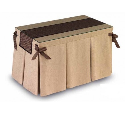 Pack Mesa Camilla Completa Modelo Roc de 110x70 o 120x70 color beige con camino largo con bies y lazos decorativos.